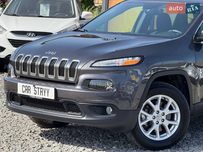 Внедорожник / Кроссовер Jeep Cherokee 2014 в Стрые