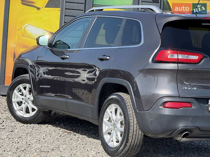 Внедорожник / Кроссовер Jeep Cherokee 2014 в Стрые