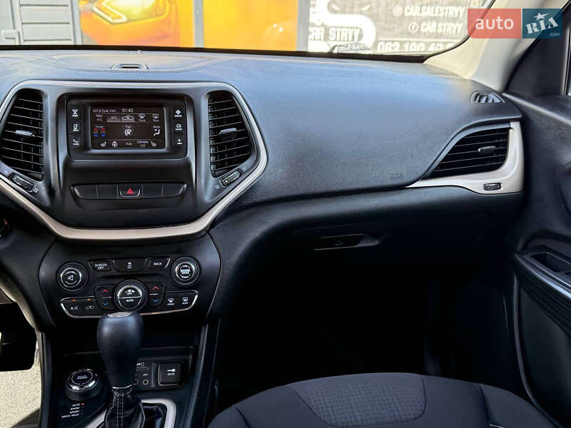 Внедорожник / Кроссовер Jeep Cherokee 2014 в Стрые