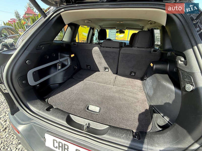 Внедорожник / Кроссовер Jeep Cherokee 2014 в Стрые