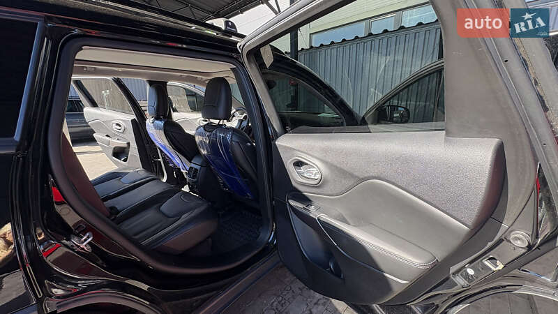 Внедорожник / Кроссовер Jeep Cherokee 2022 в Киеве фото 14 Внедорожник / Кроссовер Jeep Cherokee 2022 в Киеве