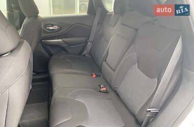 Внедорожник / Кроссовер Jeep Cherokee 2018 в 