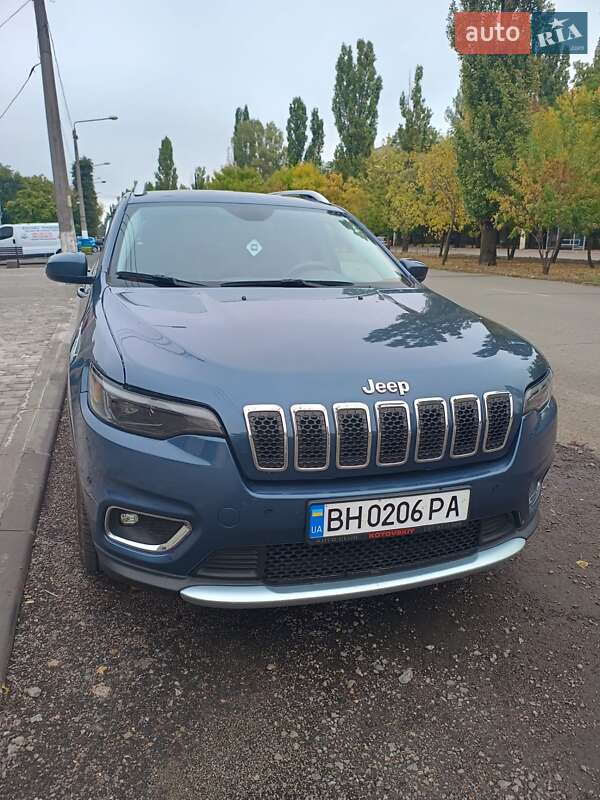 Внедорожник / Кроссовер Jeep Cherokee 2019 в 