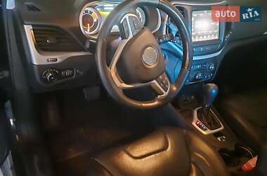 Внедорожник / Кроссовер Jeep Cherokee 2016 в 