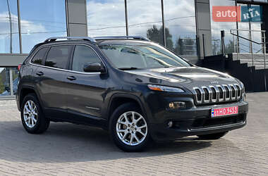 Внедорожник / Кроссовер Jeep Cherokee 2016 в 