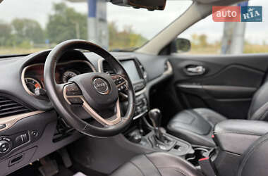 Внедорожник / Кроссовер Jeep Cherokee 2014 в 