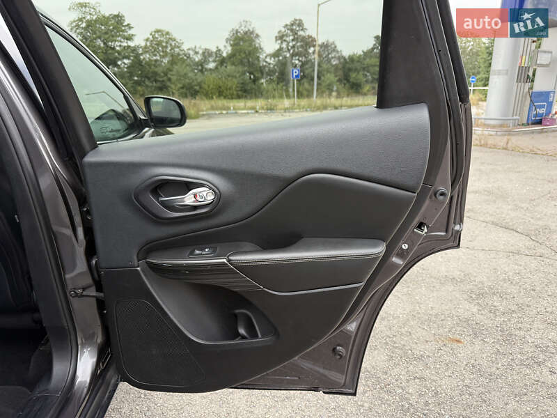 Внедорожник / Кроссовер Jeep Cherokee 2014 в Радивилове фото 51 Внедорожник / Кроссовер Jeep Cherokee 2014 в Радивилове