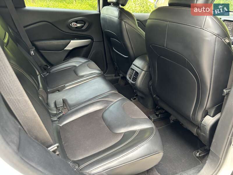 Позашляховик / Кросовер Jeep Cherokee 2017 в Лубнах