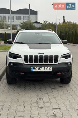 Внедорожник / Кроссовер Jeep Cherokee 2018 в 