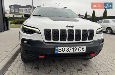 Внедорожник / Кроссовер Jeep Cherokee 2018 в 