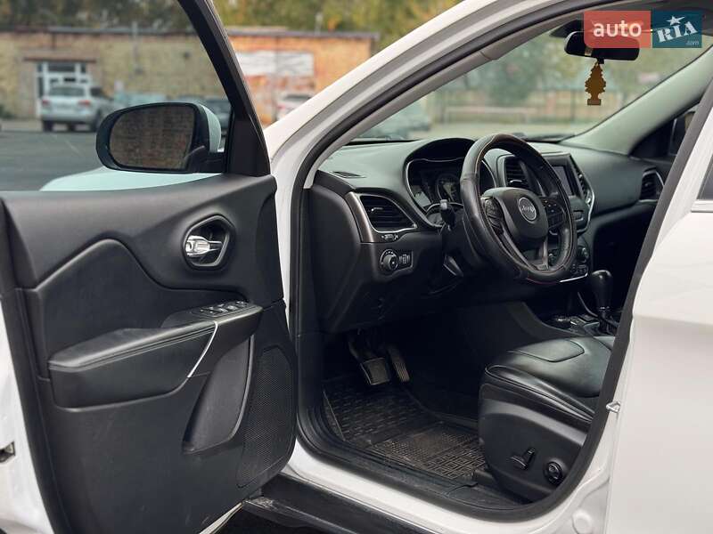 Внедорожник / Кроссовер Jeep Cherokee 2018 в Киеве фото 18 Внедорожник / Кроссовер Jeep Cherokee 2018 в Киеве