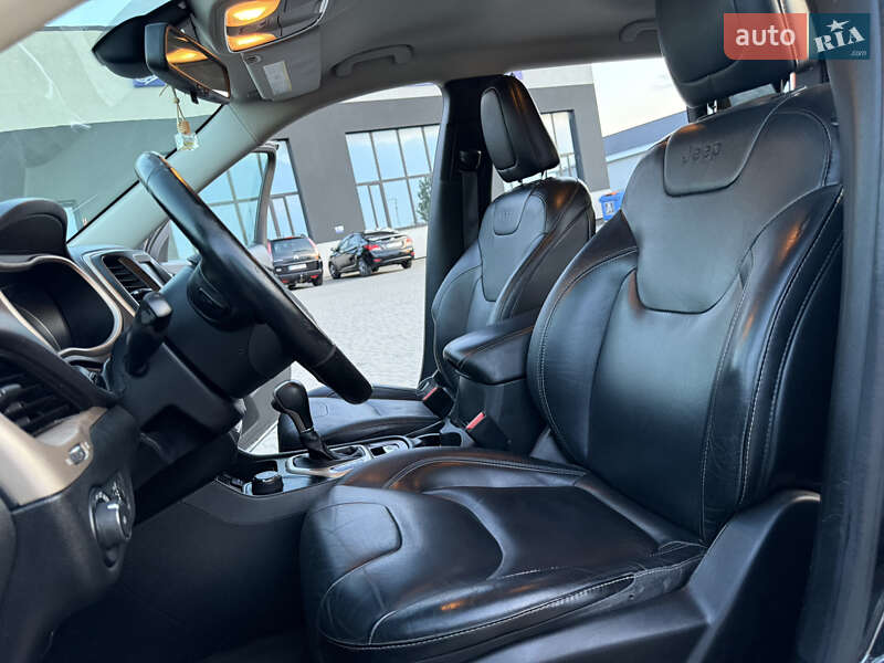 Внедорожник / Кроссовер Jeep Cherokee 2015 в Тернополе фото 36 Внедорожник / Кроссовер Jeep Cherokee 2015 в Тернополе