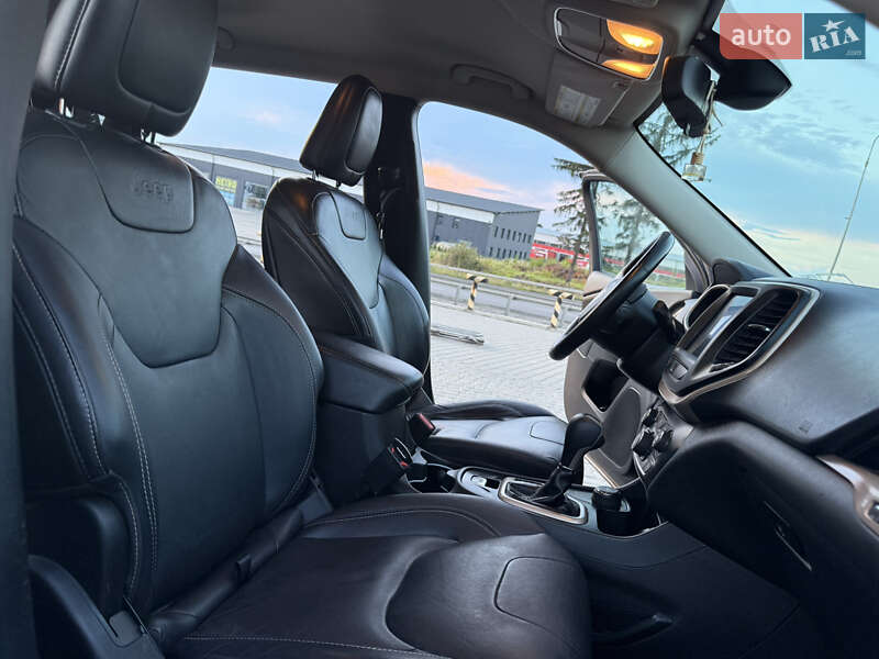 Внедорожник / Кроссовер Jeep Cherokee 2015 в Тернополе фото 37 Внедорожник / Кроссовер Jeep Cherokee 2015 в Тернополе