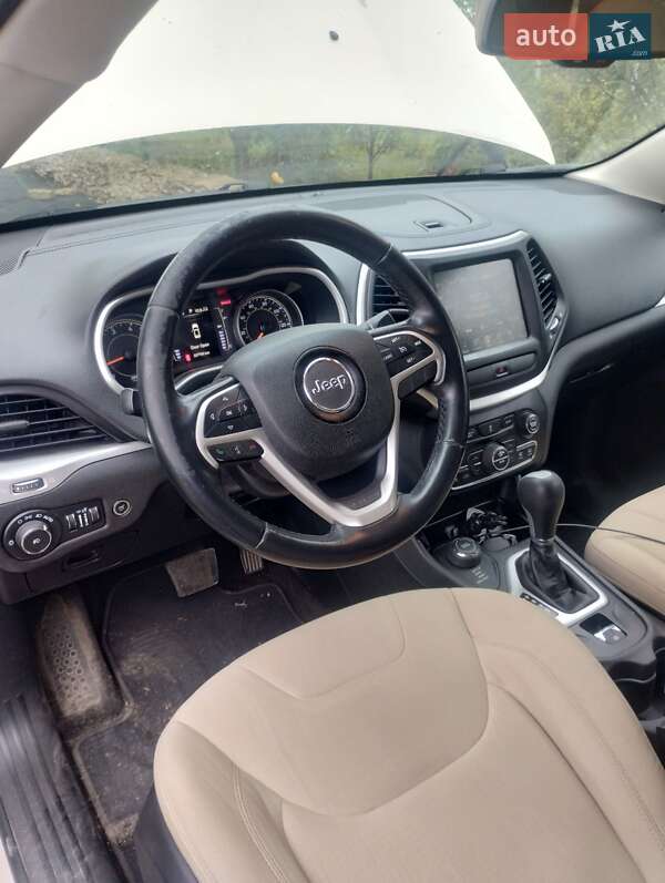 Внедорожник / Кроссовер Jeep Cherokee 2015 в Шумске