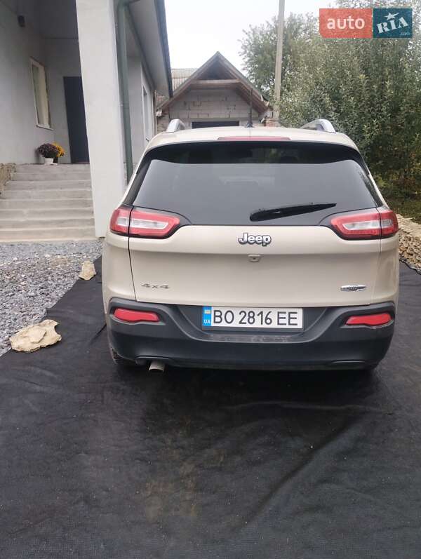 Внедорожник / Кроссовер Jeep Cherokee 2015 в Шумске