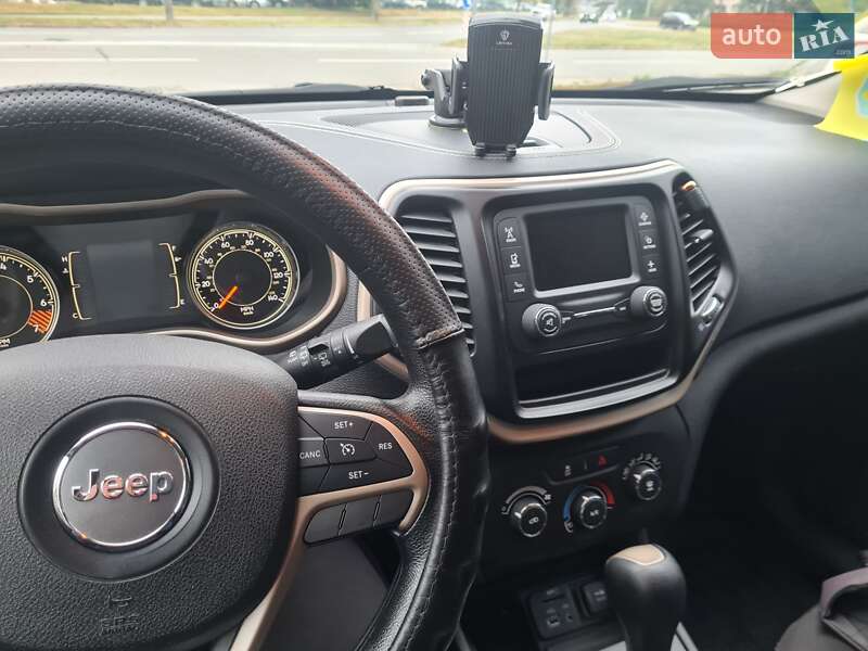 Внедорожник / Кроссовер Jeep Cherokee 2014 в Киеве фото 21 Внедорожник / Кроссовер Jeep Cherokee 2014 в Киеве