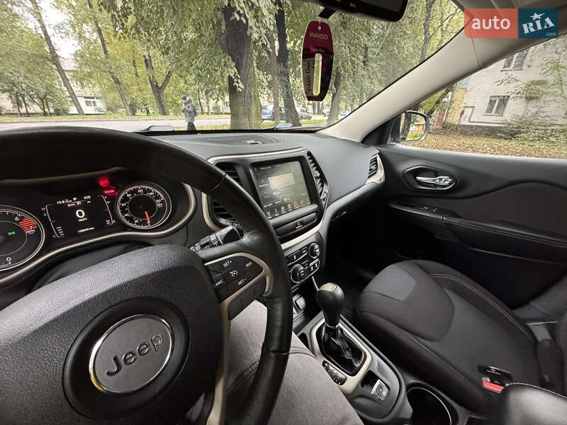 Позашляховик / Кросовер Jeep Cherokee 2016 в Любарі