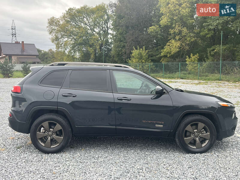 Позашляховик / Кросовер Jeep Cherokee 2016 в Львові