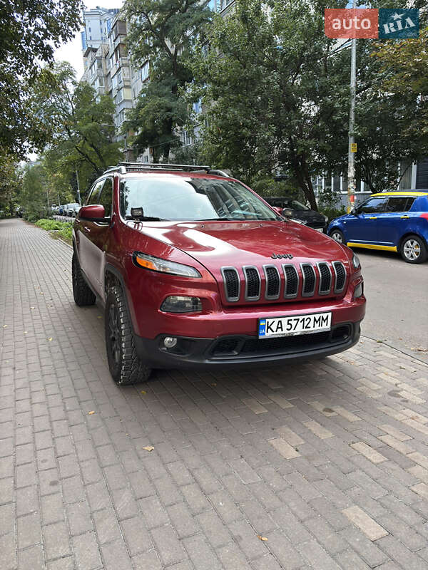 Внедорожник / Кроссовер Jeep Cherokee 2014 в Киеве