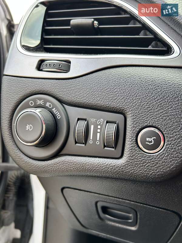 Позашляховик / Кросовер Jeep Cherokee 2018 в Сумах