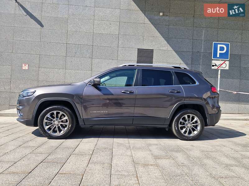 Внедорожник / Кроссовер Jeep Cherokee 2018 в Харькове
