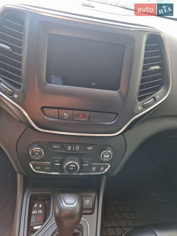 Внедорожник / Кроссовер Jeep Cherokee 2018 в Харькове