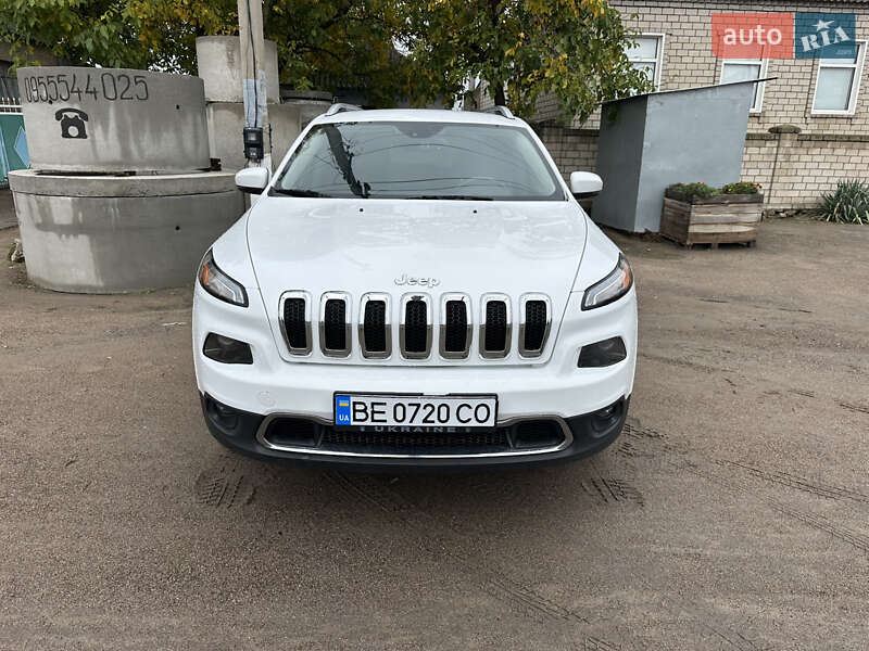 Внедорожник / Кроссовер Jeep Cherokee 2015 в Александровке
