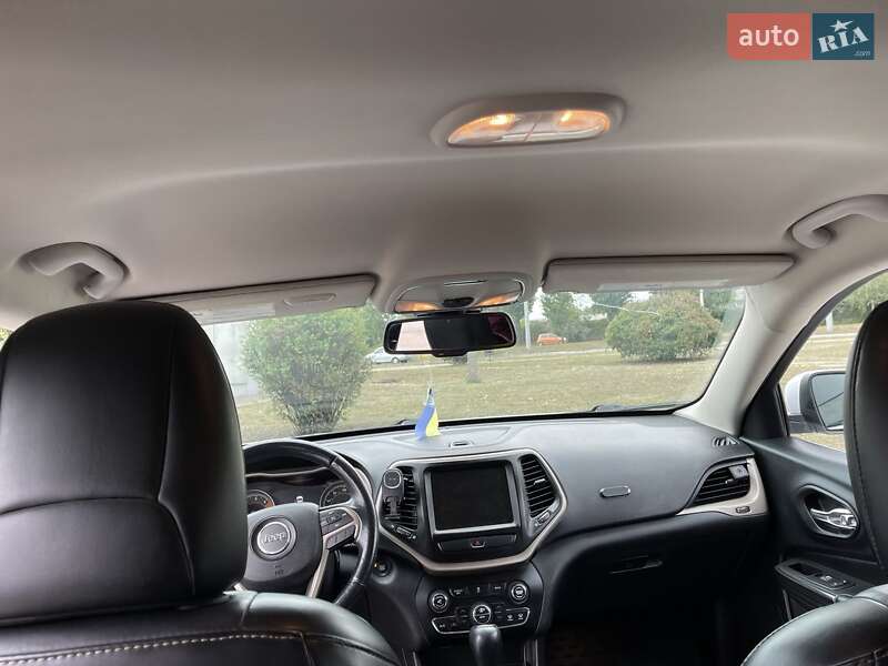 Позашляховик / Кросовер Jeep Cherokee 2016 в Кременчуці фото 3 Позашляховик / Кросовер Jeep Cherokee 2016 в Кременчуці