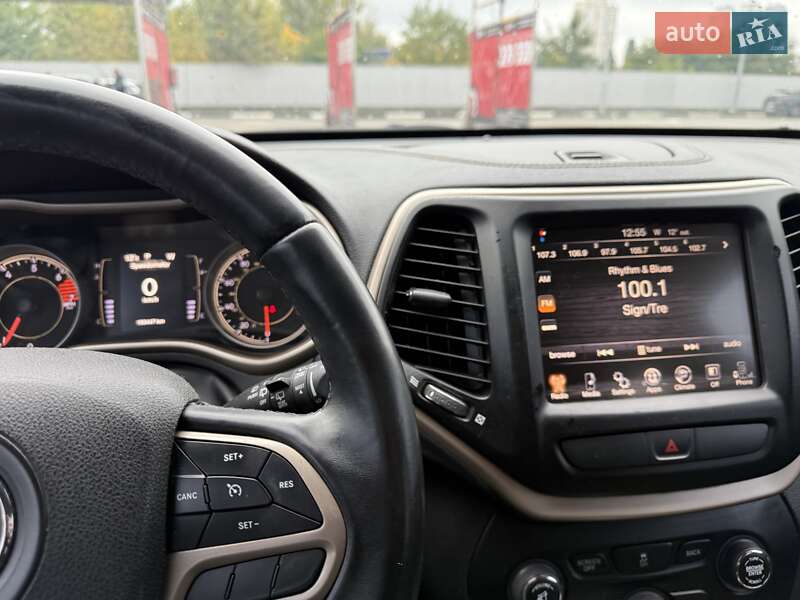 Внедорожник / Кроссовер Jeep Cherokee 2017 в Киеве