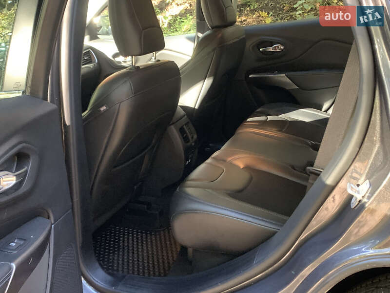 Внедорожник / Кроссовер Jeep Cherokee 2019 в Киеве фото 6 Внедорожник / Кроссовер Jeep Cherokee 2019 в Киеве