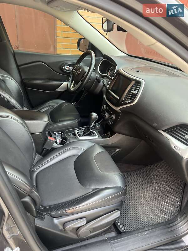 Позашляховик / Кросовер Jeep Cherokee 2017 в Броварах фото 22 Позашляховик / Кросовер Jeep Cherokee 2017 в Броварах