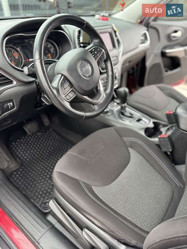 Позашляховик / Кросовер Jeep Cherokee 2019 в Полтаві фото 4 Позашляховик / Кросовер Jeep Cherokee 2019 в Полтаві