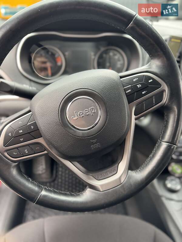 Позашляховик / Кросовер Jeep Cherokee 2019 в Полтаві фото 6 Позашляховик / Кросовер Jeep Cherokee 2019 в Полтаві