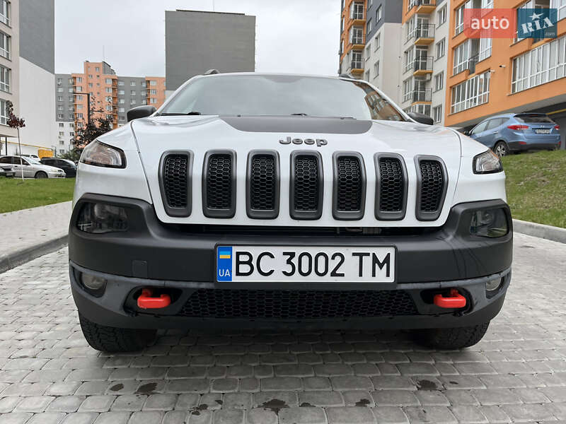 Внедорожник / Кроссовер Jeep Cherokee 2016 в Виннице