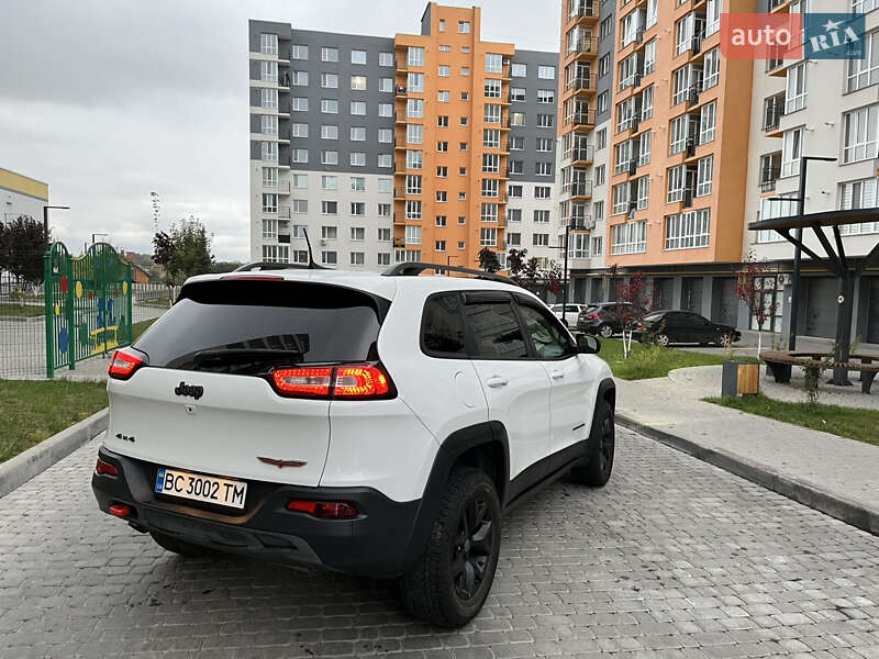 Внедорожник / Кроссовер Jeep Cherokee 2016 в Виннице