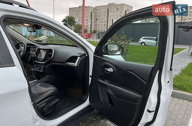 Внедорожник / Кроссовер Jeep Cherokee 2016 в Виннице