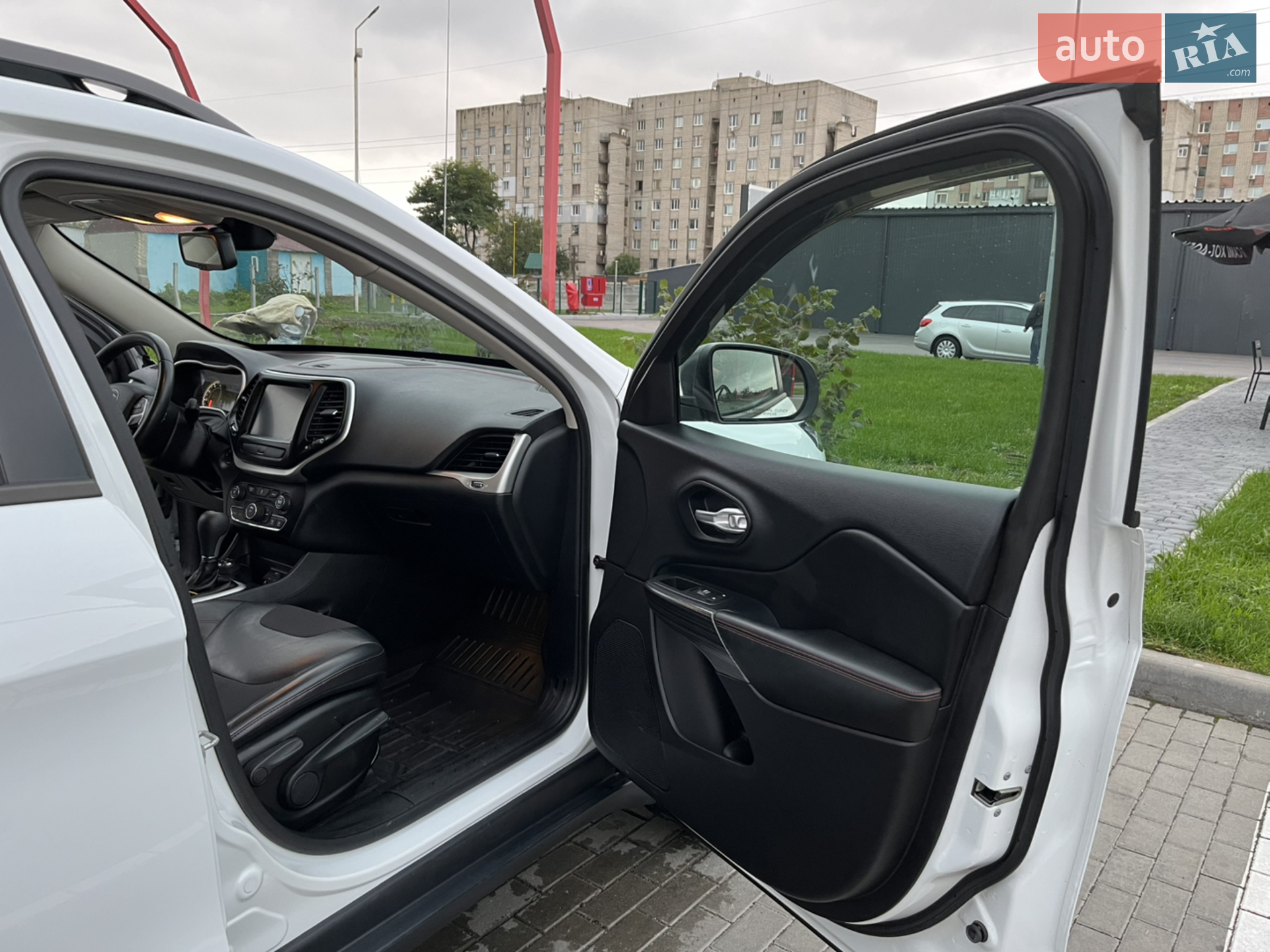 2016 Jeep Cherokee - мініатюра 31
