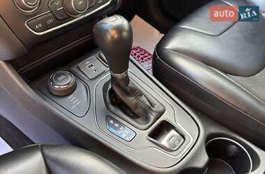 Внедорожник / Кроссовер Jeep Cherokee 2018 в 