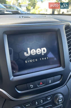 Внедорожник / Кроссовер Jeep Cherokee 2021 в 