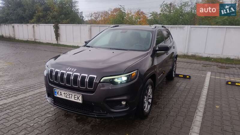 Внедорожник / Кроссовер Jeep Cherokee 2018 в 