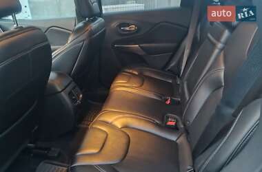 Внедорожник / Кроссовер Jeep Cherokee 2018 в 