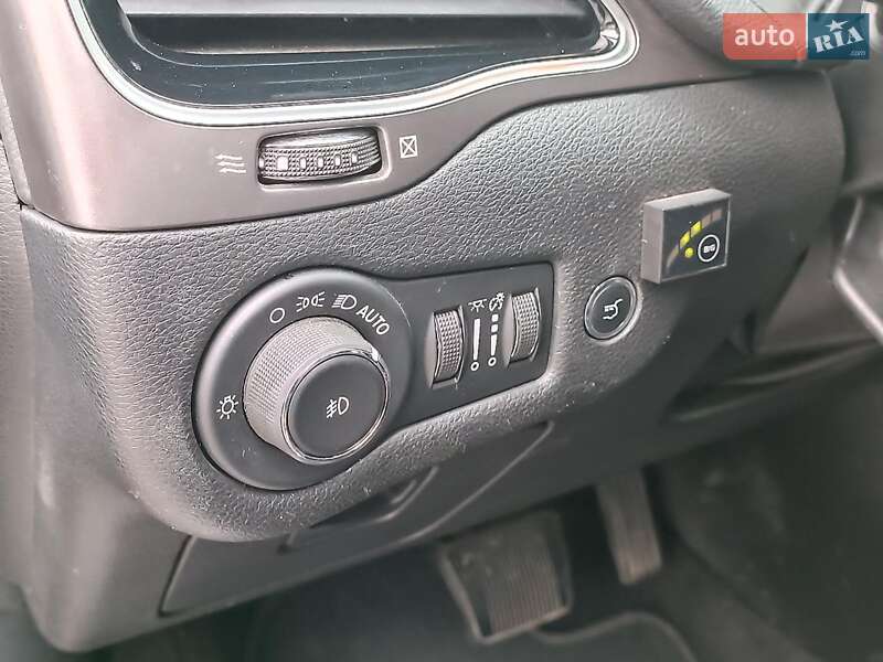 Внедорожник / Кроссовер Jeep Cherokee 2018 в Харькове