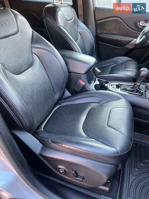 Позашляховик / Кросовер Jeep Cherokee 2019 в Львові фото 10 Позашляховик / Кросовер Jeep Cherokee 2019 в Львові