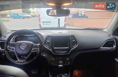 Внедорожник / Кроссовер Jeep Cherokee 2019 в 