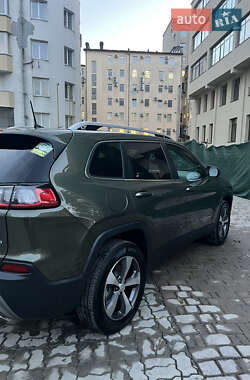 Внедорожник / Кроссовер Jeep Cherokee 2020 в 