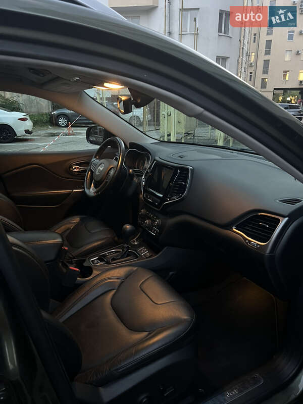 Внедорожник / Кроссовер Jeep Cherokee 2020 в Ивано-Франковске