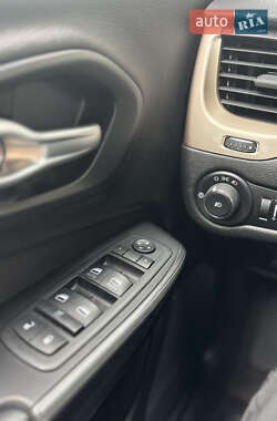 Внедорожник / Кроссовер Jeep Cherokee 2014 в 