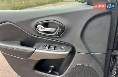 Внедорожник / Кроссовер Jeep Cherokee 2021 в 