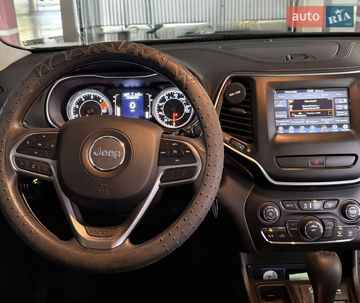 Внедорожник / Кроссовер Jeep Cherokee 2018 в Киеве