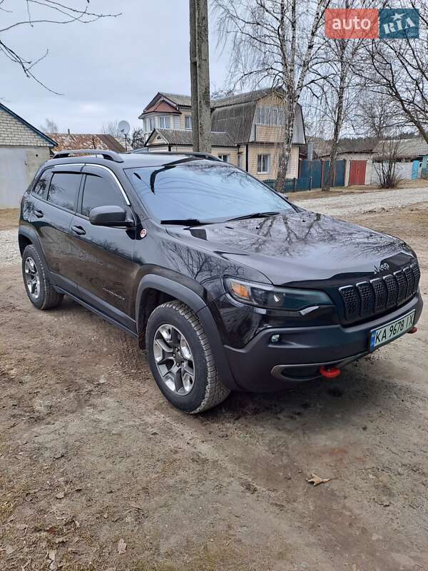 Внедорожник / Кроссовер Jeep Cherokee 2019 в Шостке
